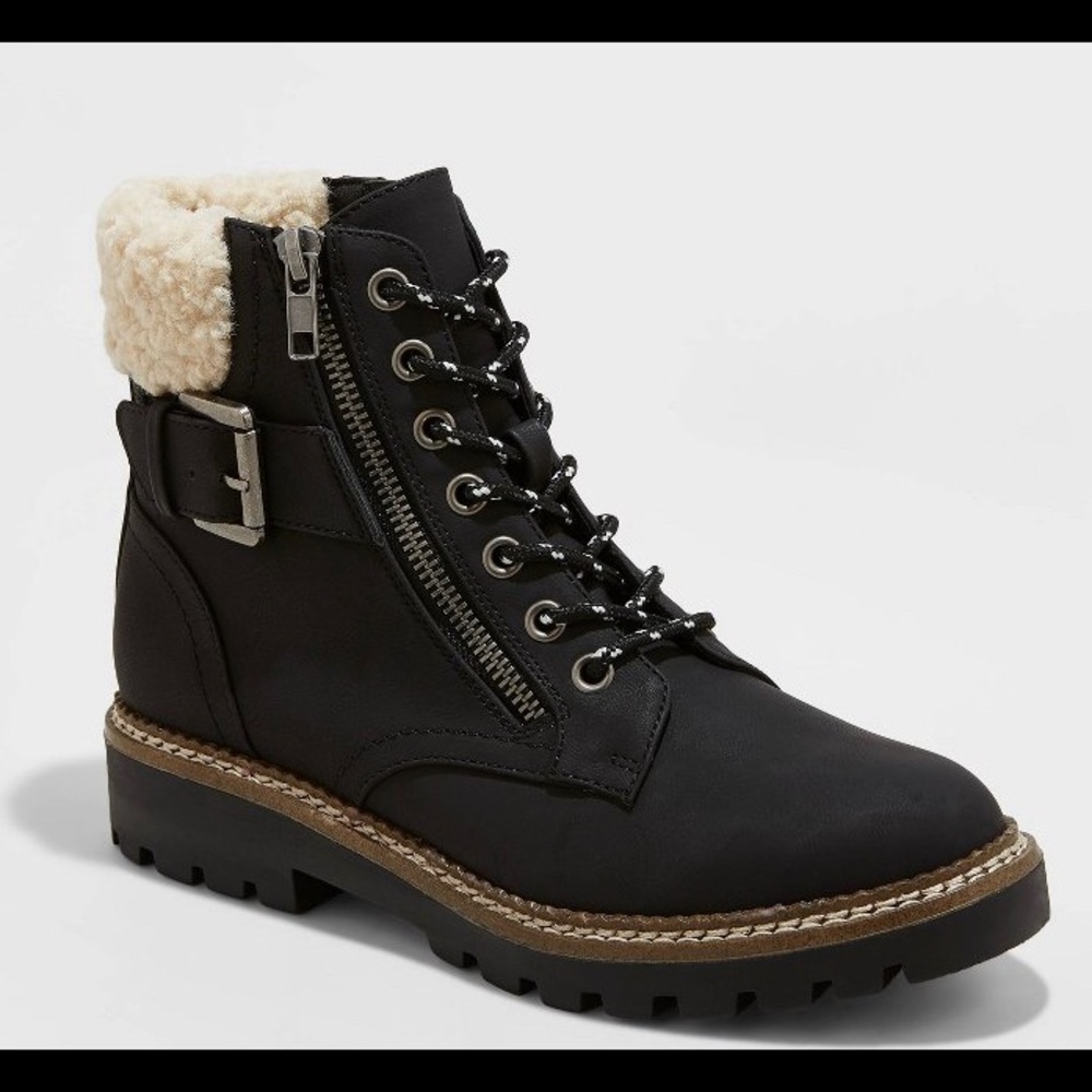 Black winter boots